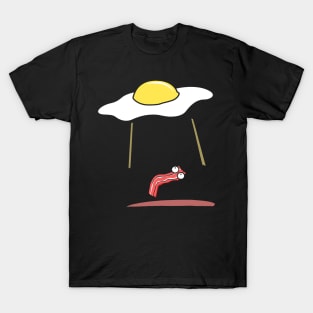 Funny Egg _ Bacon Breakfast UFO Alien Abduction Bacon T-Shirt